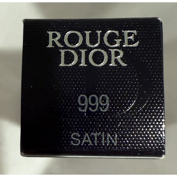 Gorgeous Dior Luxury Cosmetic Vanity Bag with NEW Deluxe Mini Lipstick shade 999 - Picture 4 of 7